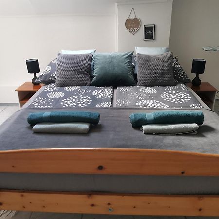 Apartman Rose Егер Екстериор снимка