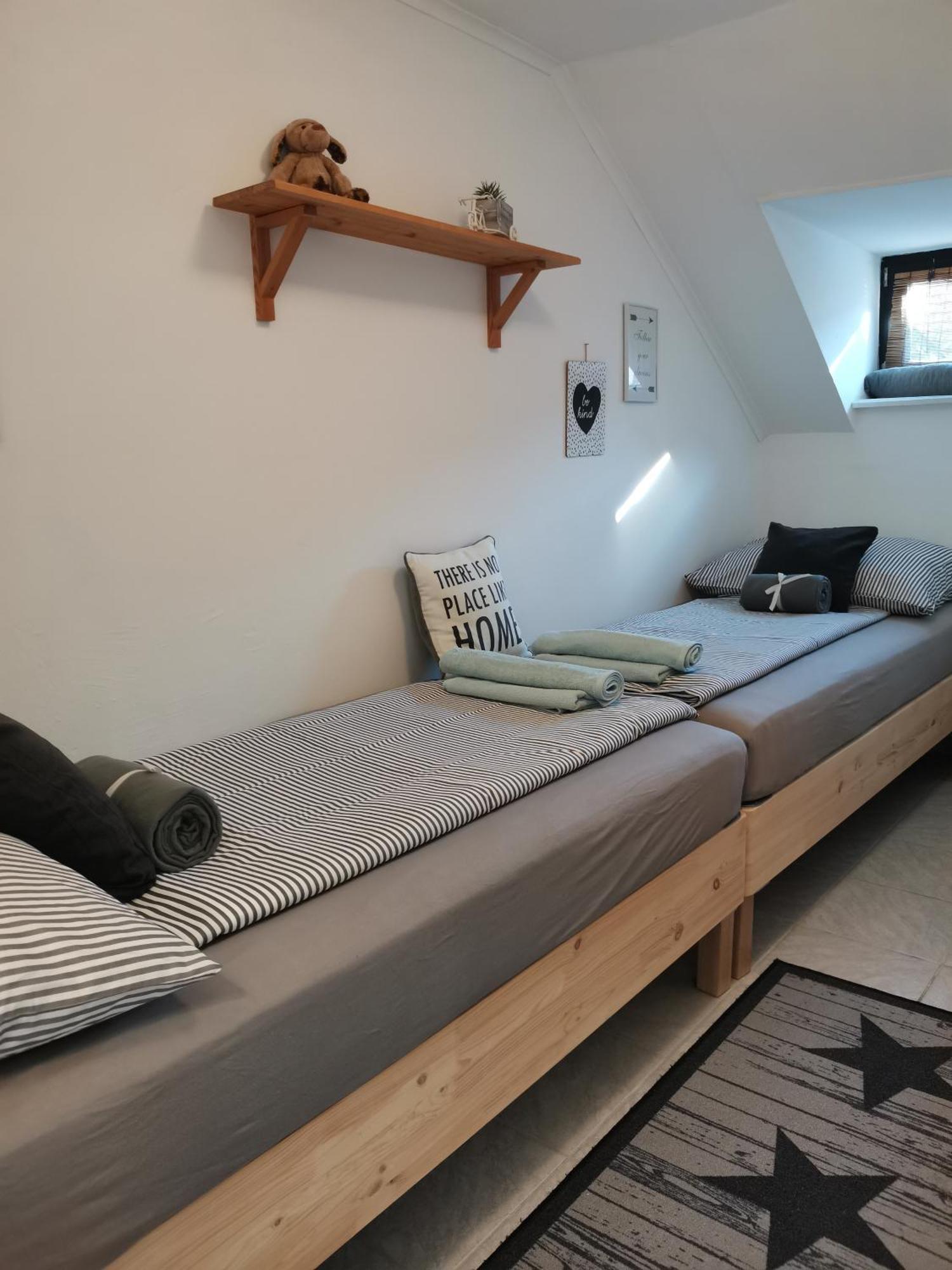 Apartman Rose Егер Екстериор снимка