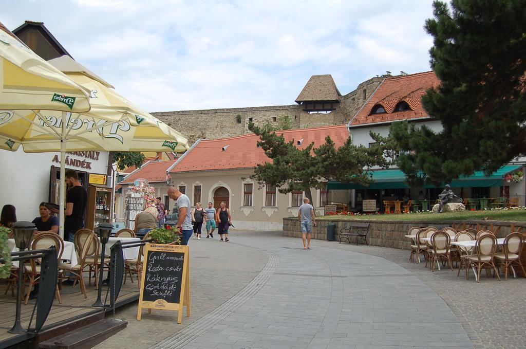Apartman Rose Егер Екстериор снимка