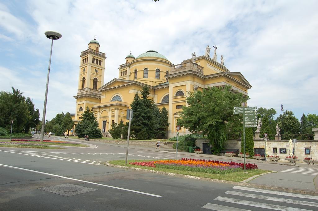 Apartman Rose Егер Екстериор снимка