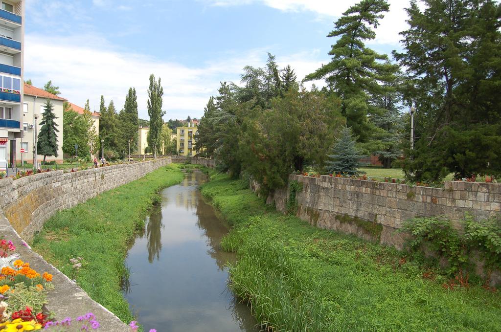 Apartman Rose Егер Екстериор снимка